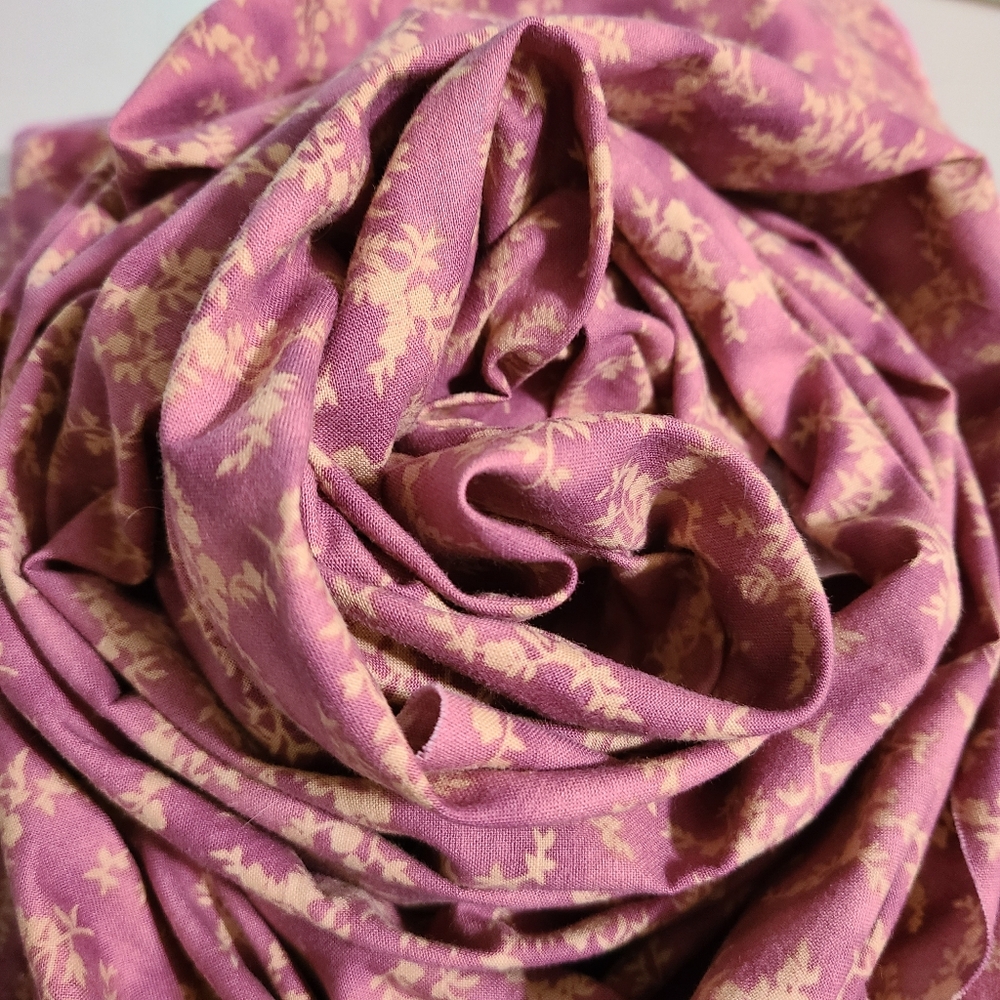 Rare Vintage Crafting Quilting Sewing Purples & Cream Color Cotton Fabric - Picture 2 of 10